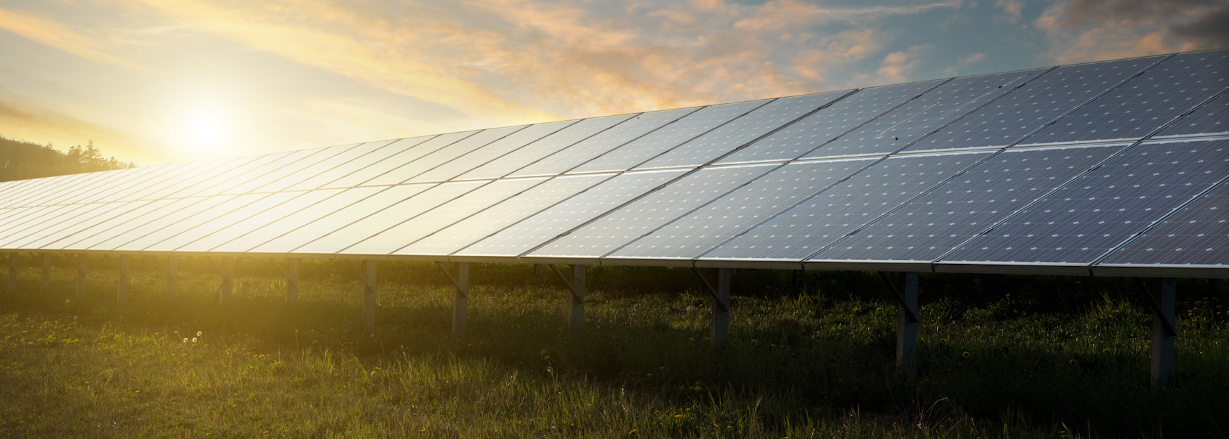 Solar 4 Sonnenuntergang_iStock-487728983_1750x625.jpg Solar 4 Sonnenuntergang_iStock-487728983_1750x625.jpg